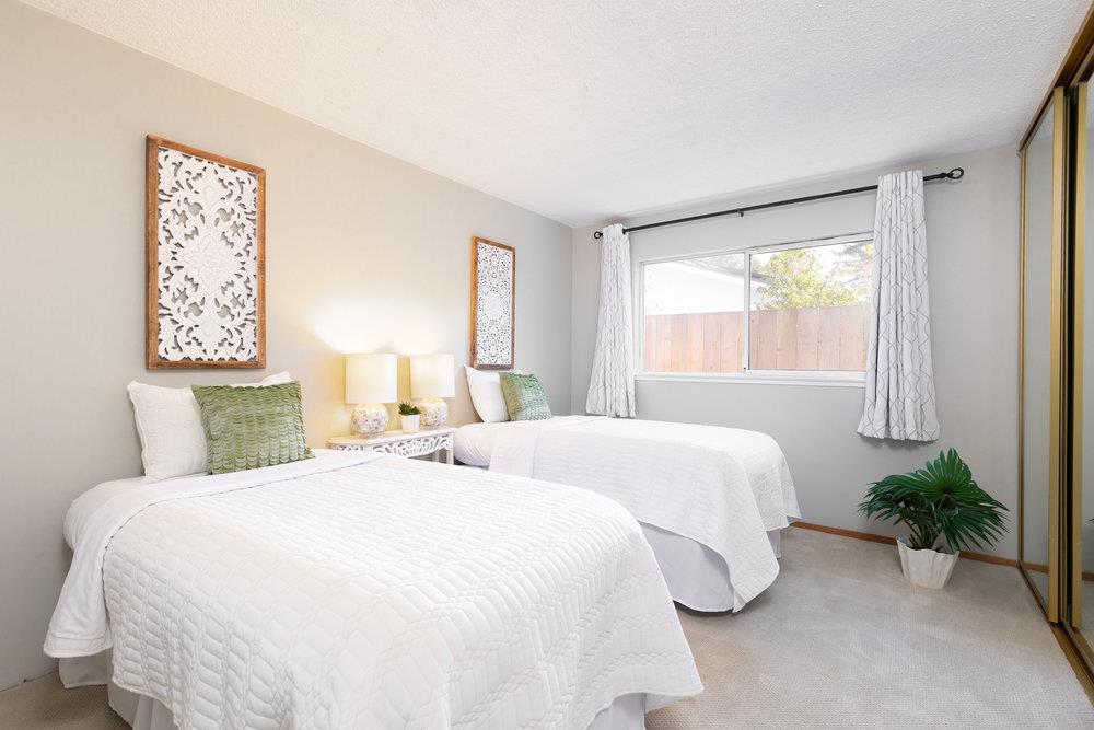 116 South Navarra Drive