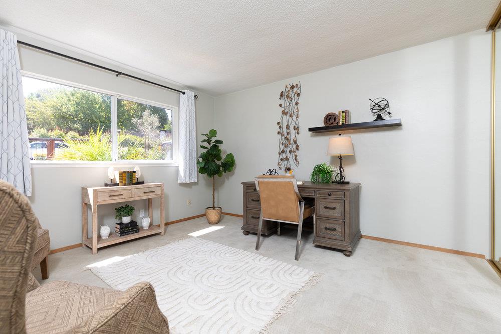 116 South Navarra Drive