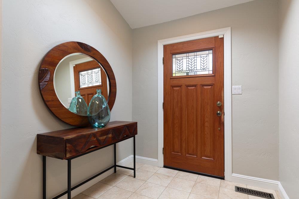 116 South Navarra Drive