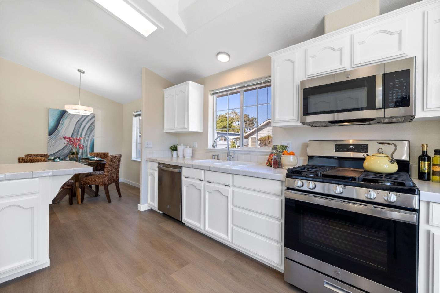 800 Brommer Unit: 79