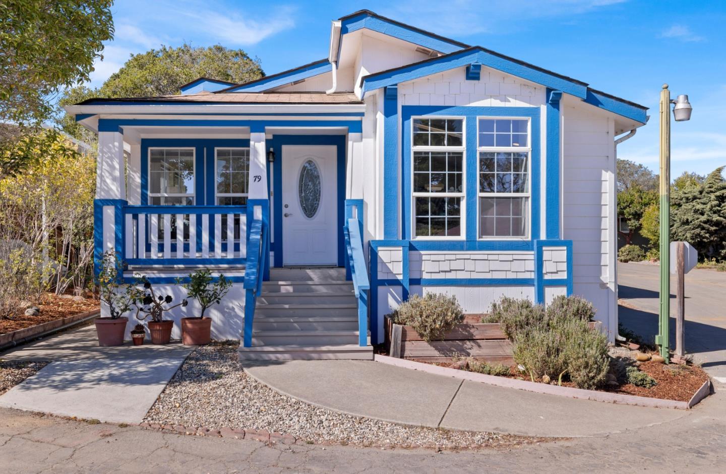 800 Brommer Unit: 79