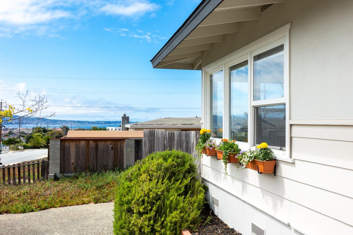 1655 Ord Grove Avenue