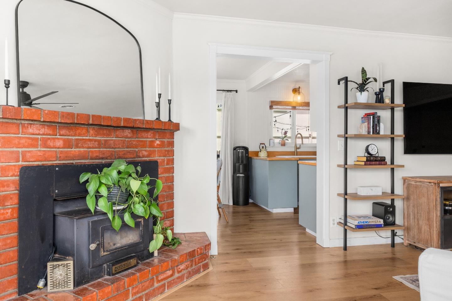 1655 Ord Grove Avenue