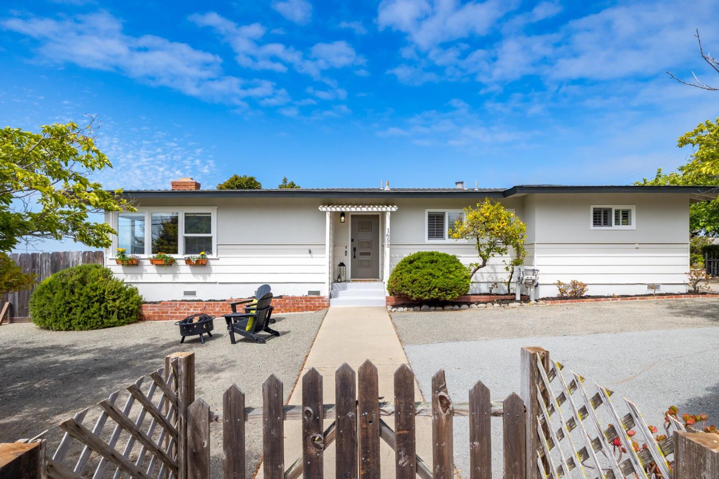 1655 Ord Grove Avenue