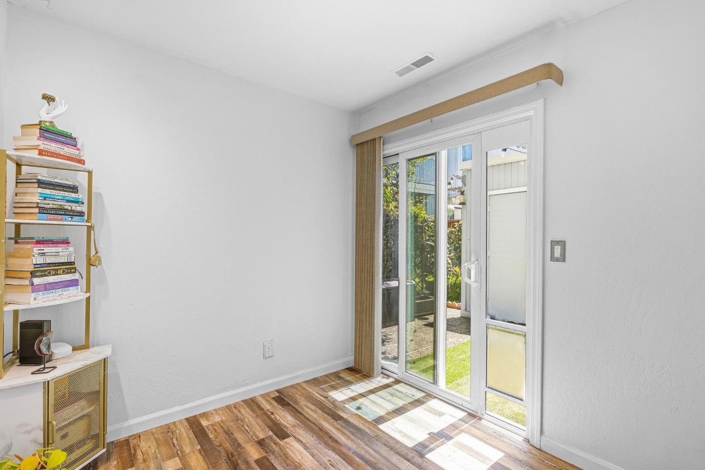 1200 Capitola Road 7