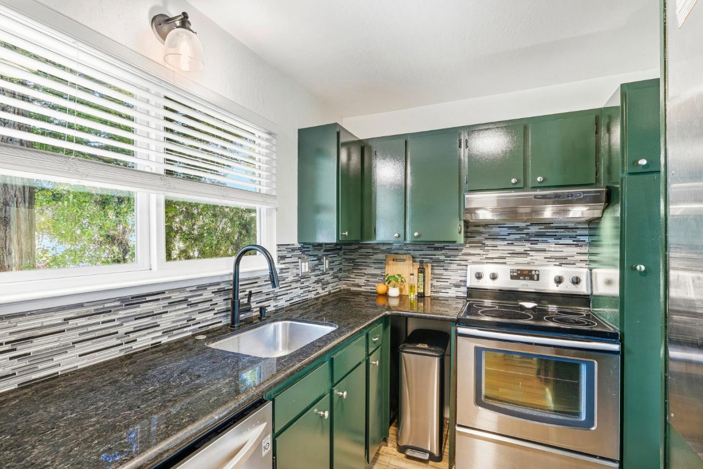 1200 Capitola Road 7