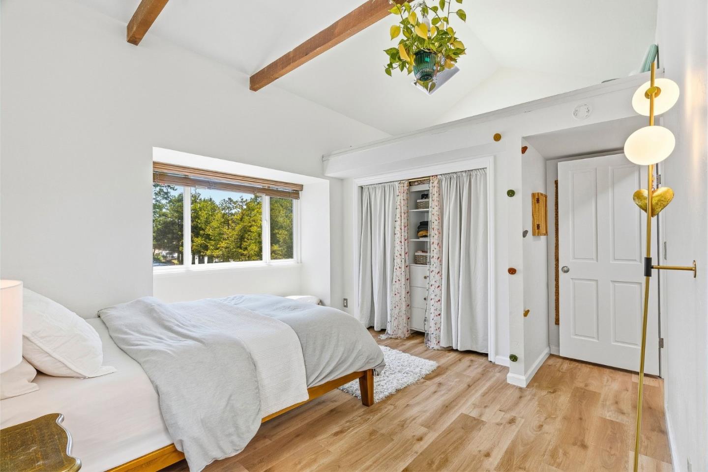 1200 Capitola Road 7