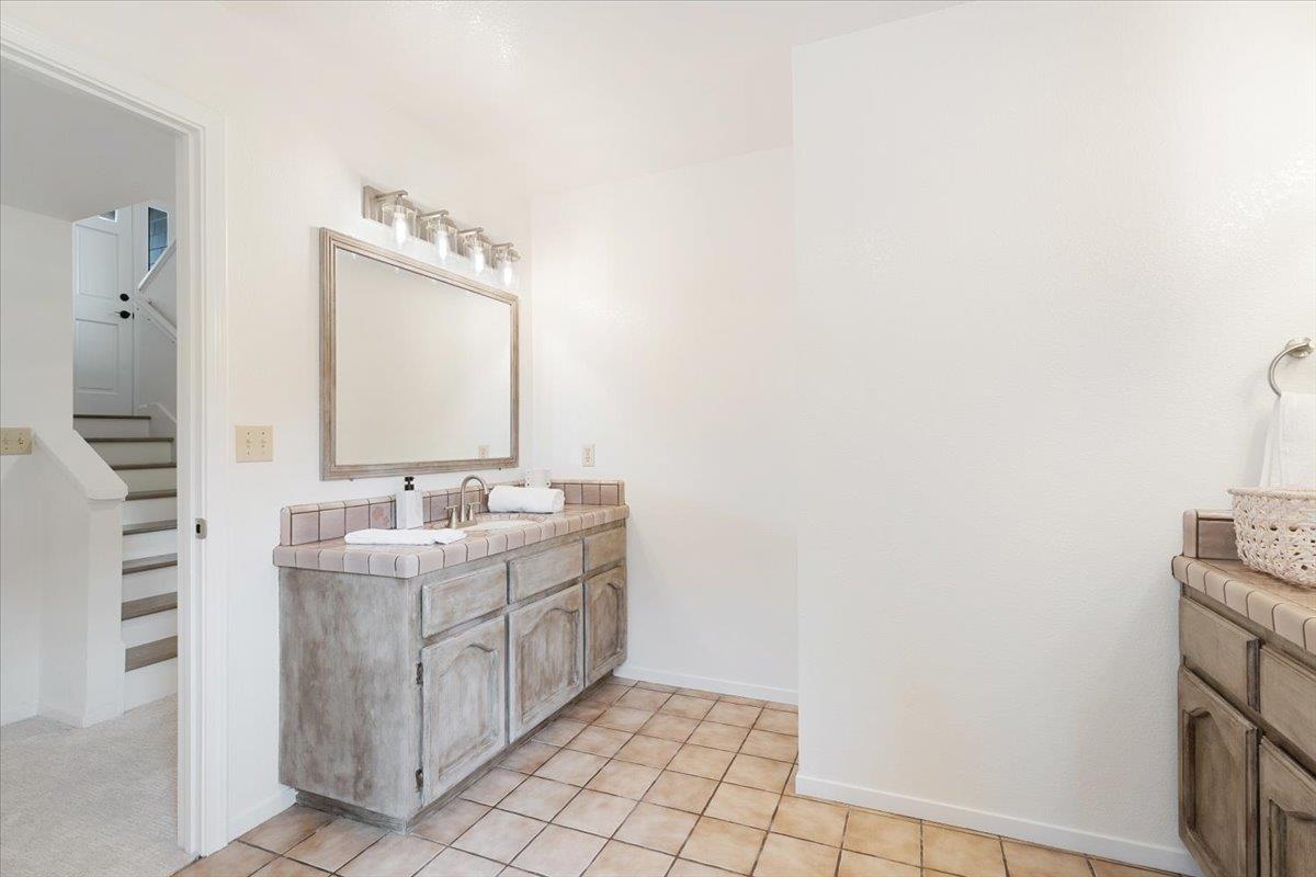 206 Via Lantana