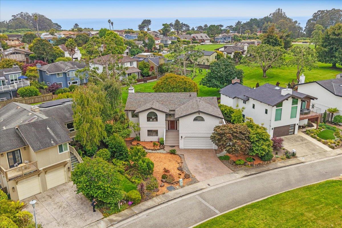 206 Via Lantana