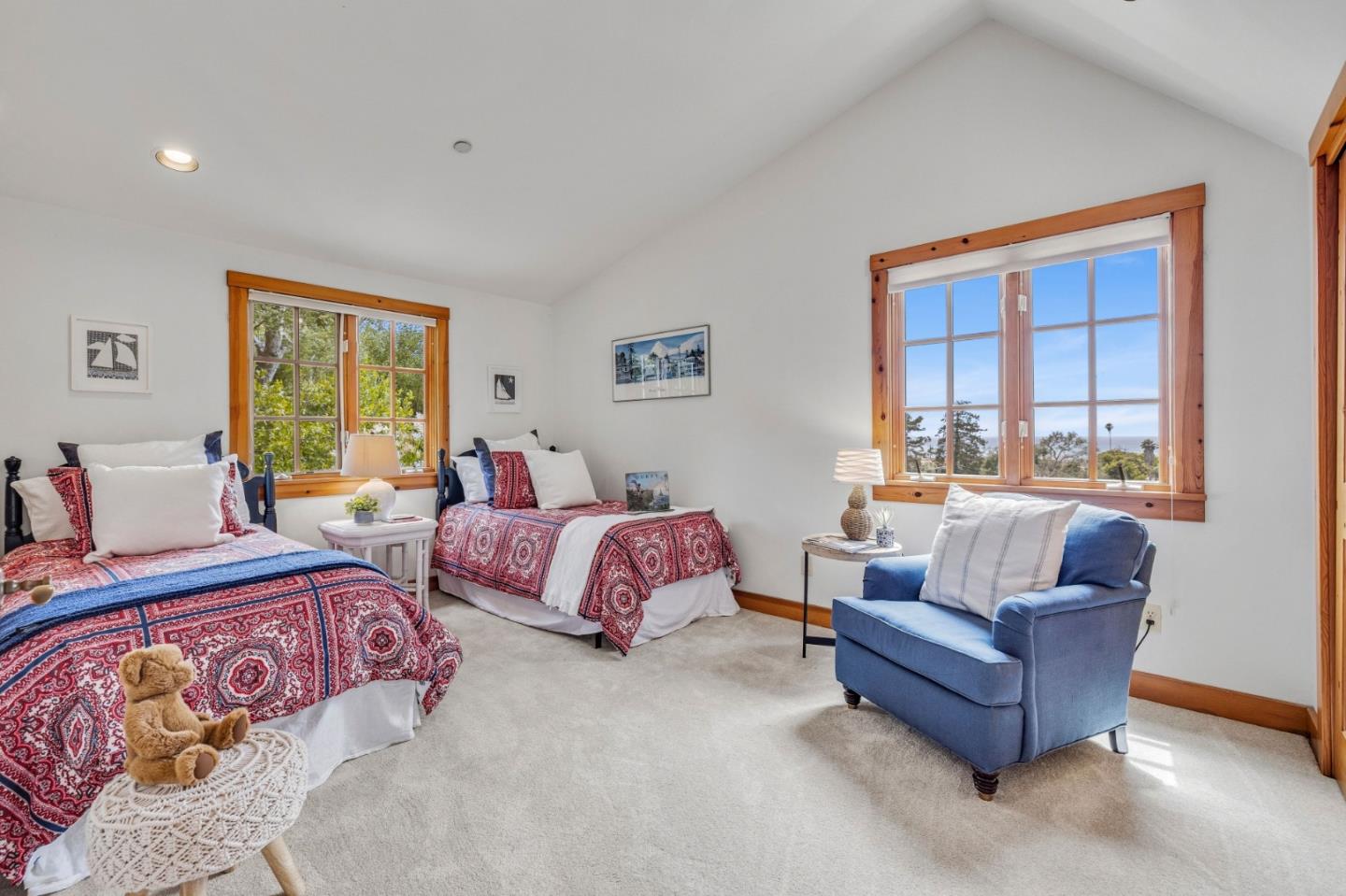 232 Beach DR