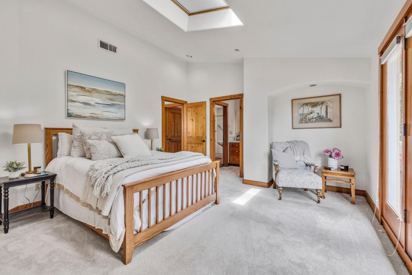232 Beach DR