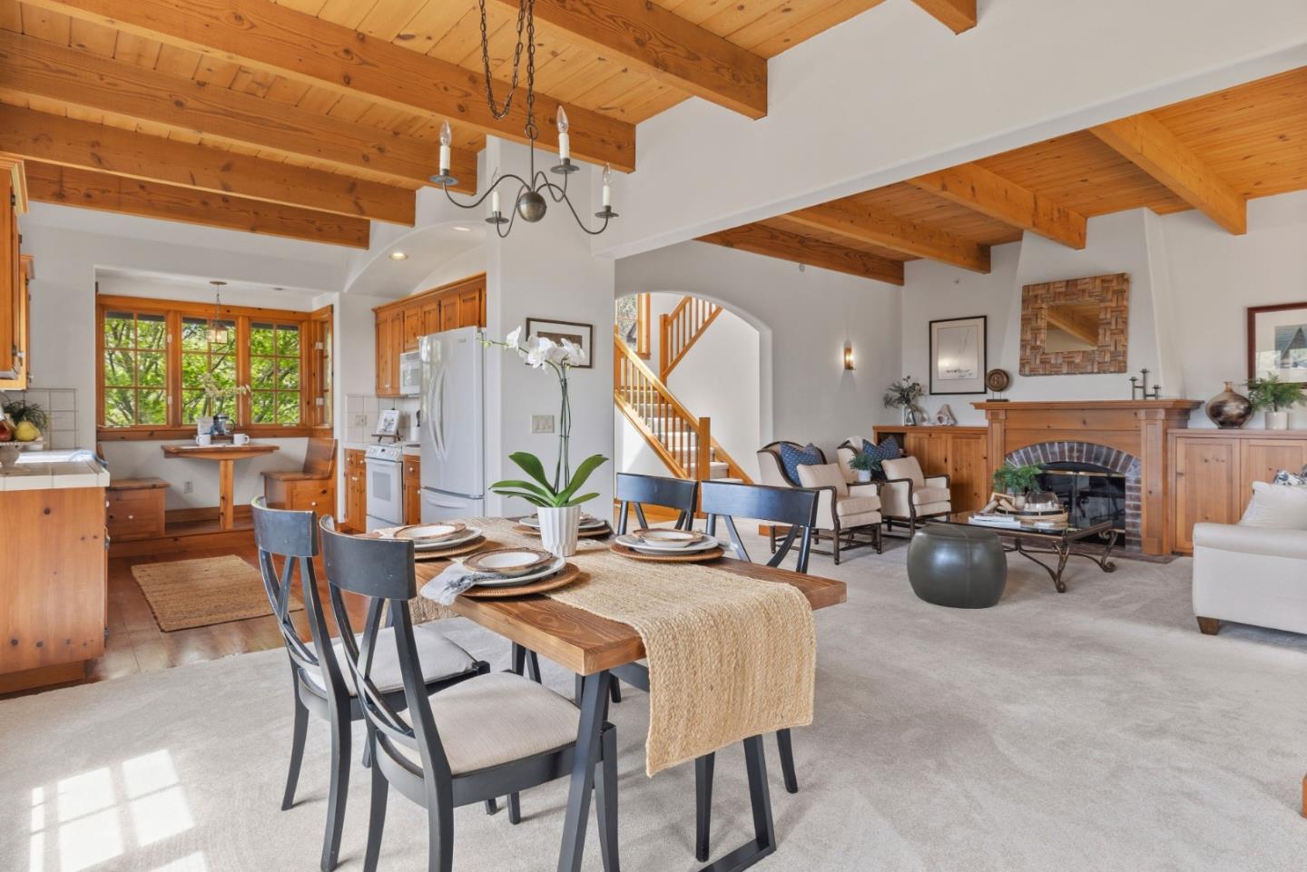232 Beach DR