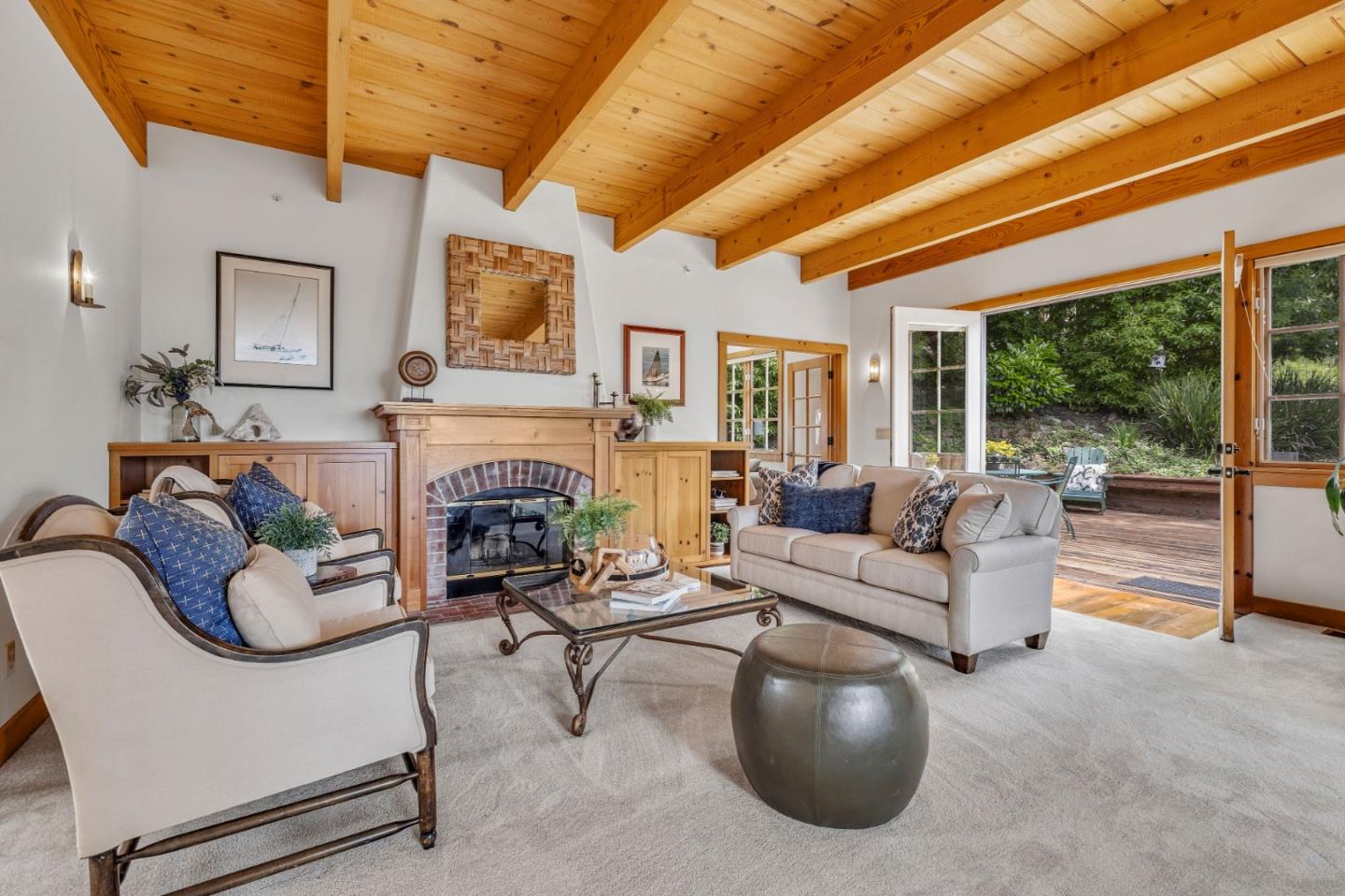 232 Beach DR