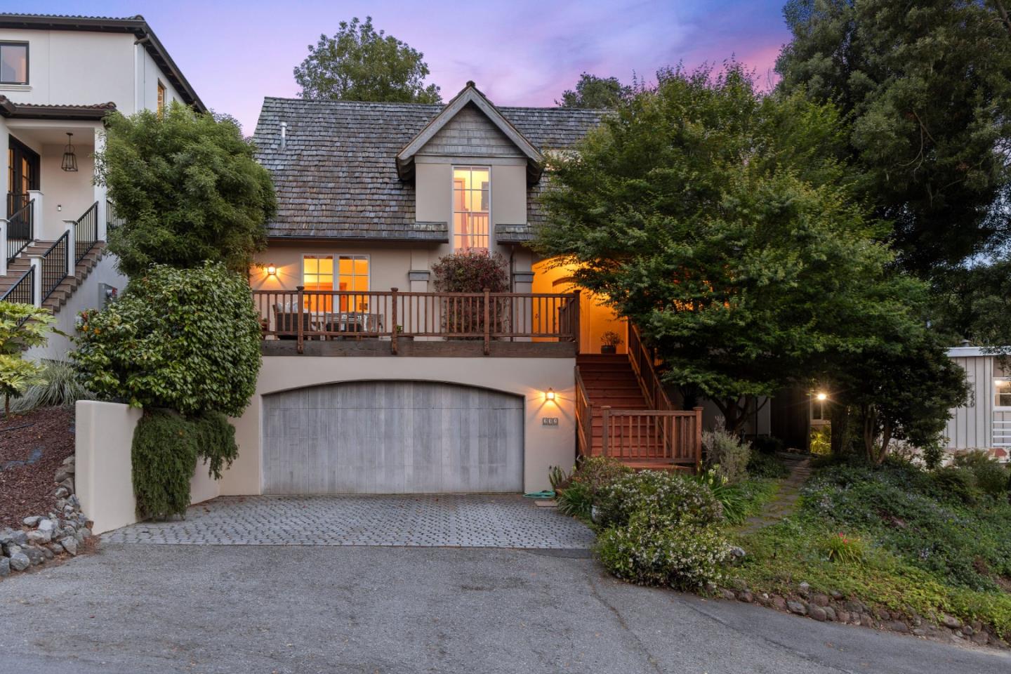232 Beach DR