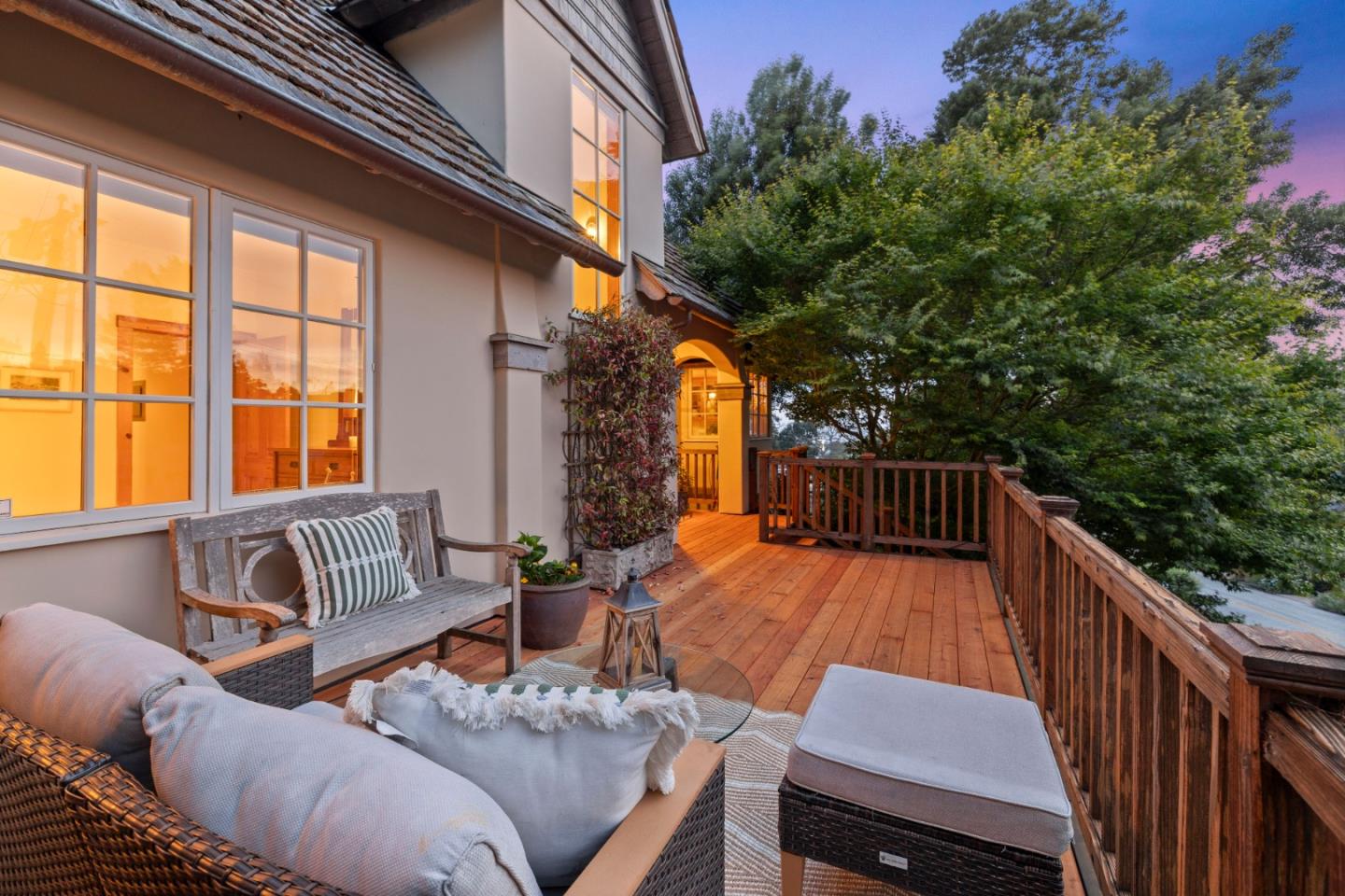 232 Beach DR