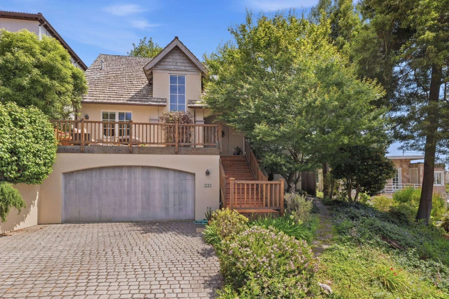 232 Beach DR
