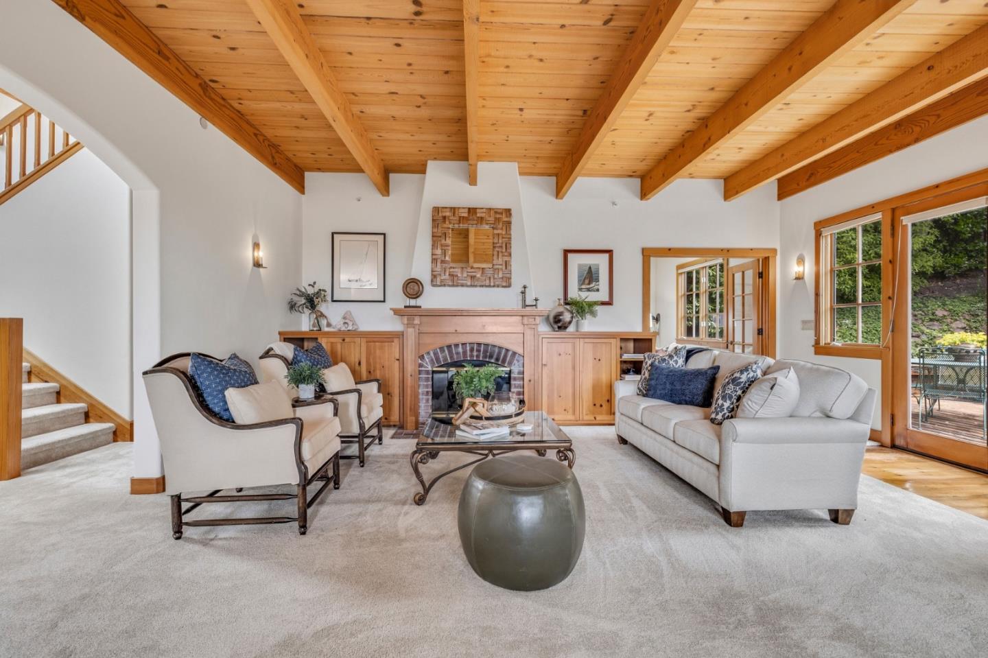 232 Beach DR