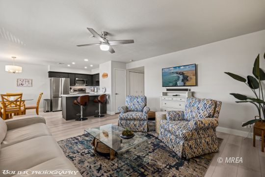 901 Springs Dr #201
