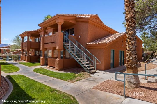 962 Springs Dr #202