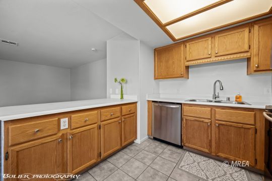 962 Springs Dr #202