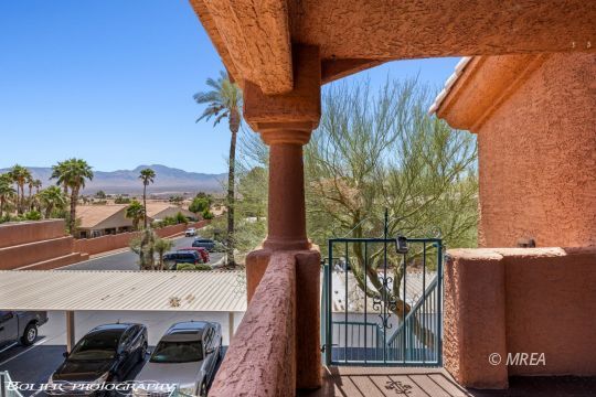 962 Springs Dr #202