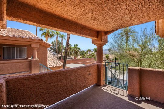962 Springs Dr #202