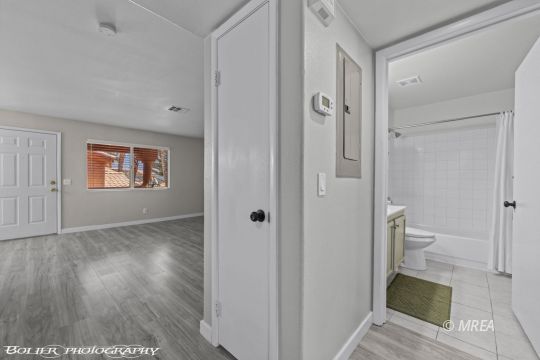 962 Springs Dr #202