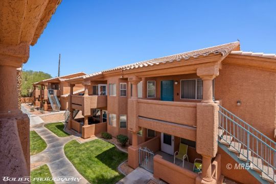 962 Springs Dr #202