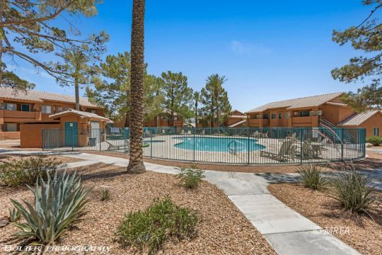 962 Springs Dr #202