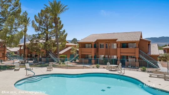 962 Springs Dr #202