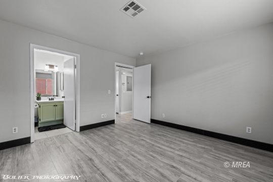 962 Springs Dr #202