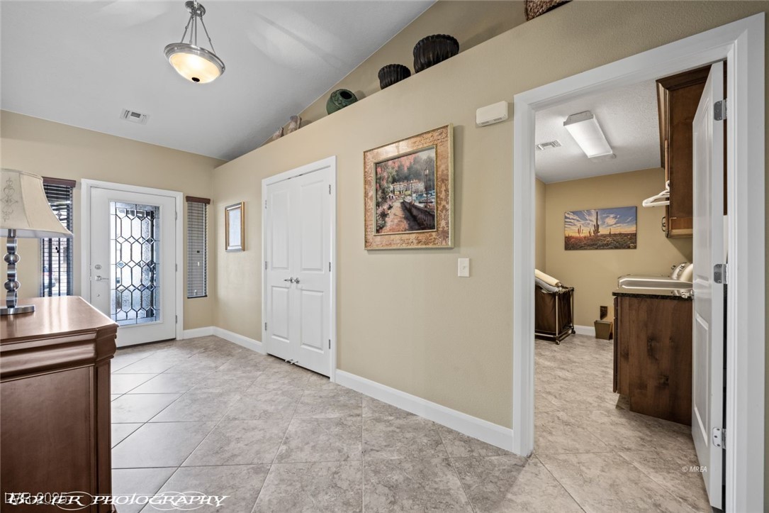 870 Santa Maria Way