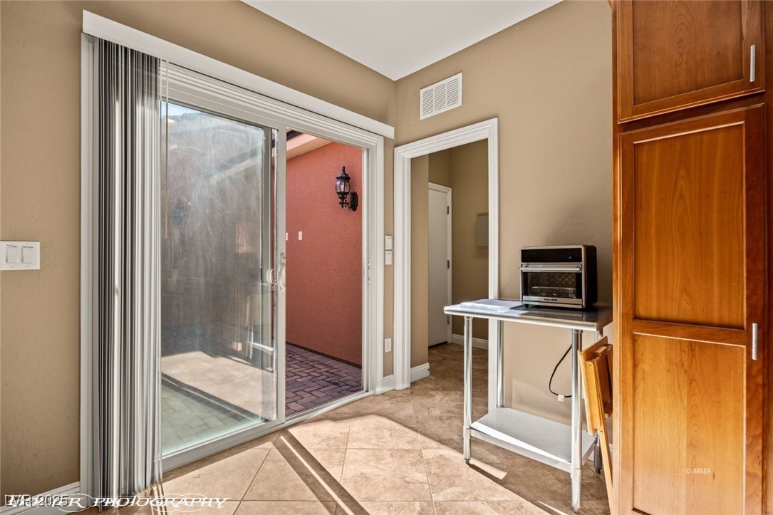 1455 Waterfall Lane