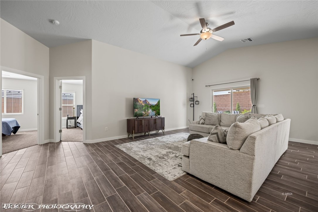 942 Shadow Hawk Ridge