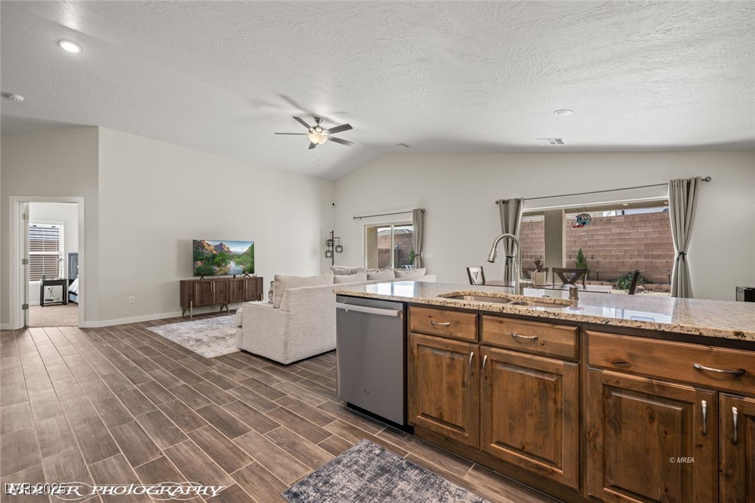 942 Shadow Hawk Ridge