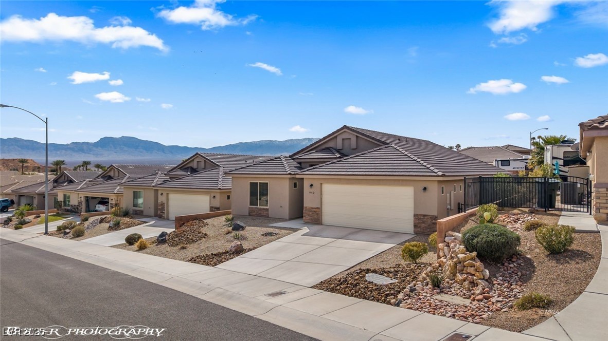 942 Shadow Hawk Ridge