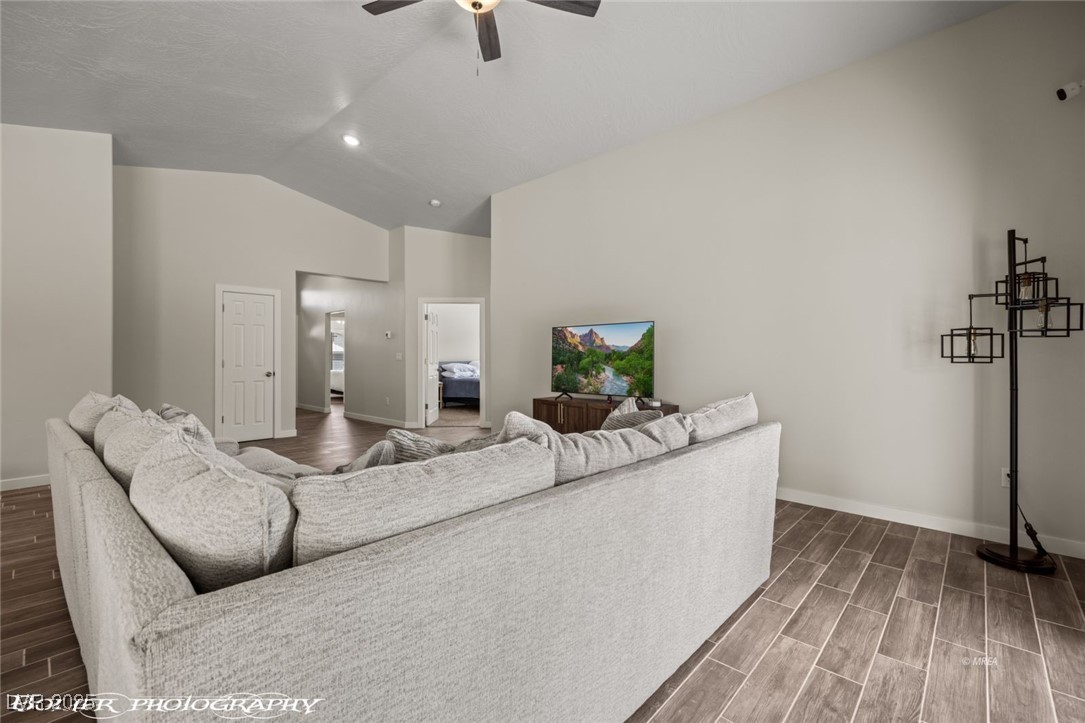 942 Shadow Hawk Ridge