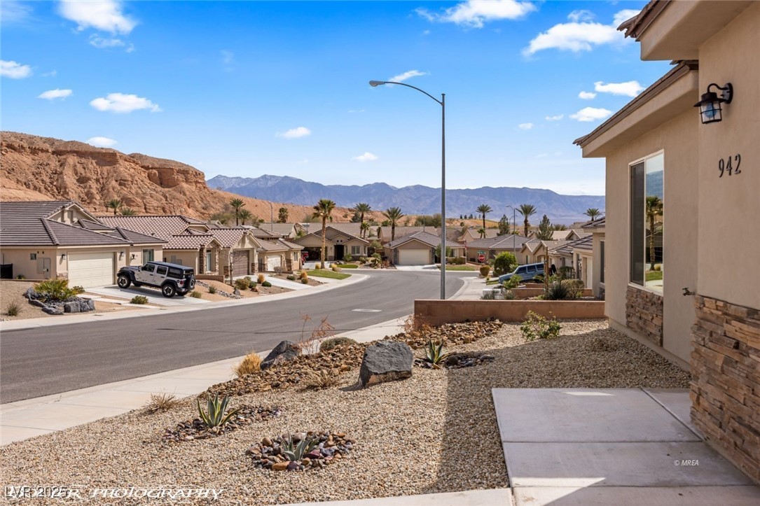 942 Shadow Hawk Ridge