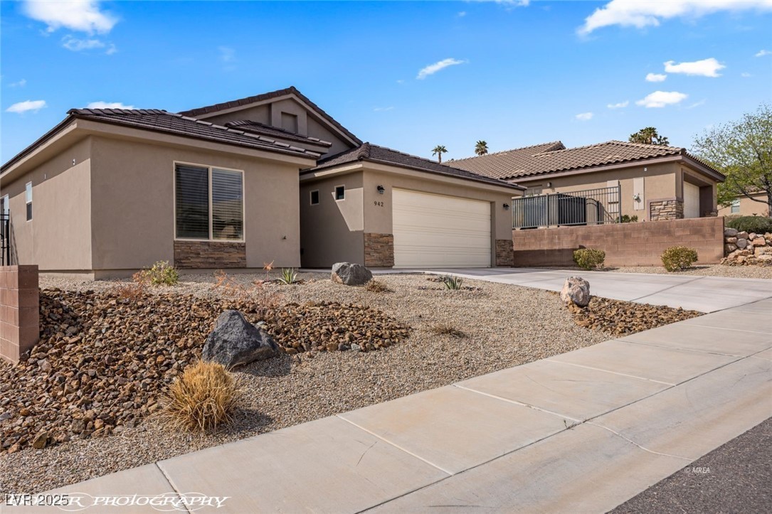 942 Shadow Hawk Ridge