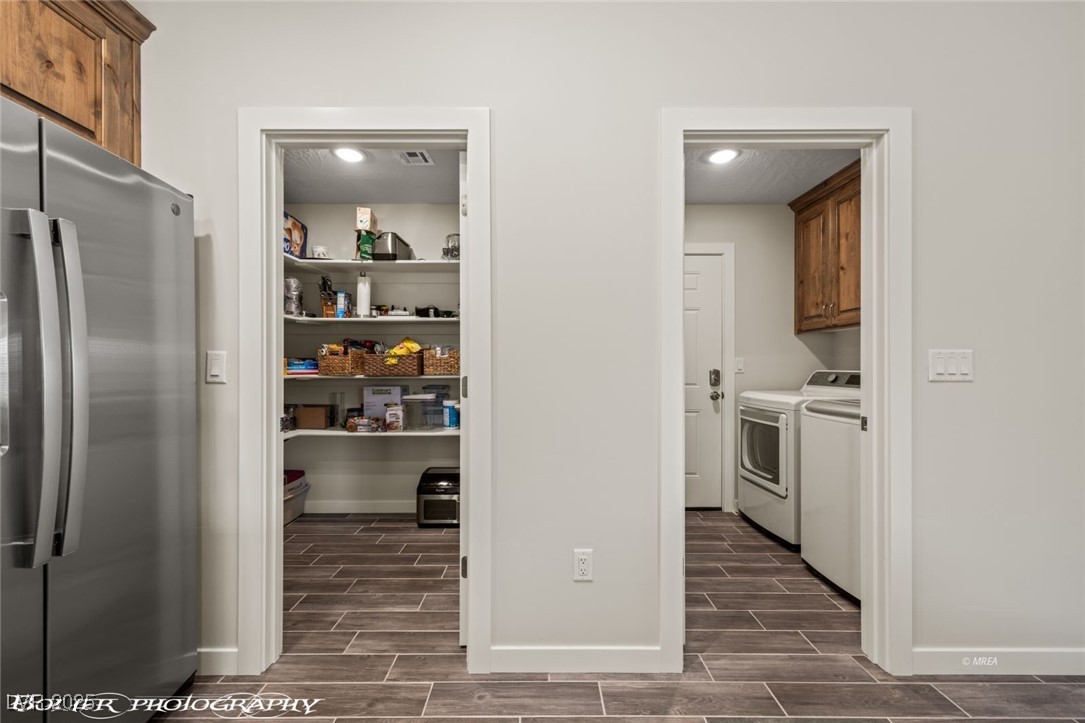 942 Shadow Hawk Ridge