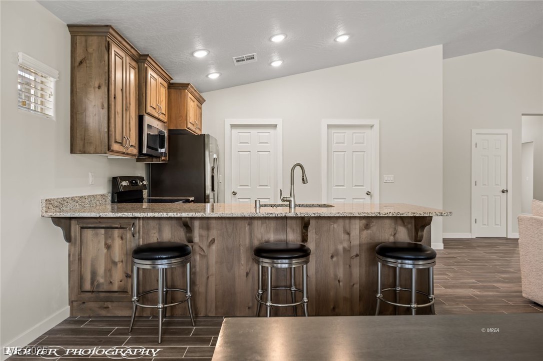 942 Shadow Hawk Ridge