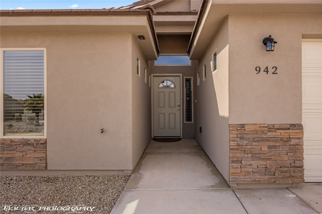 942 Shadow Hawk Ridge
