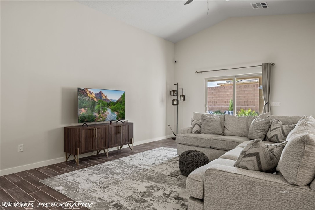 942 Shadow Hawk Ridge