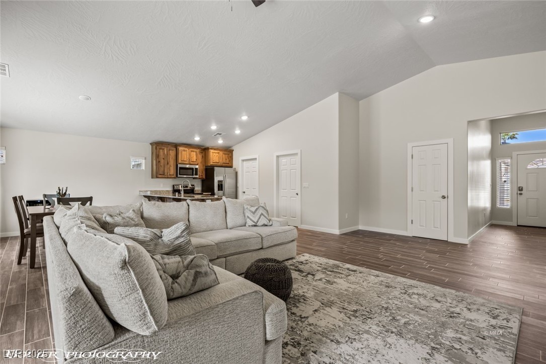 942 Shadow Hawk Ridge