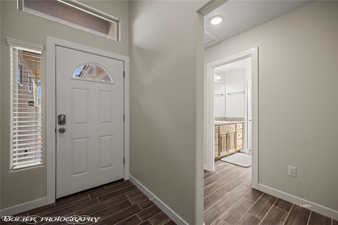 942 Shadow Hawk Ridge