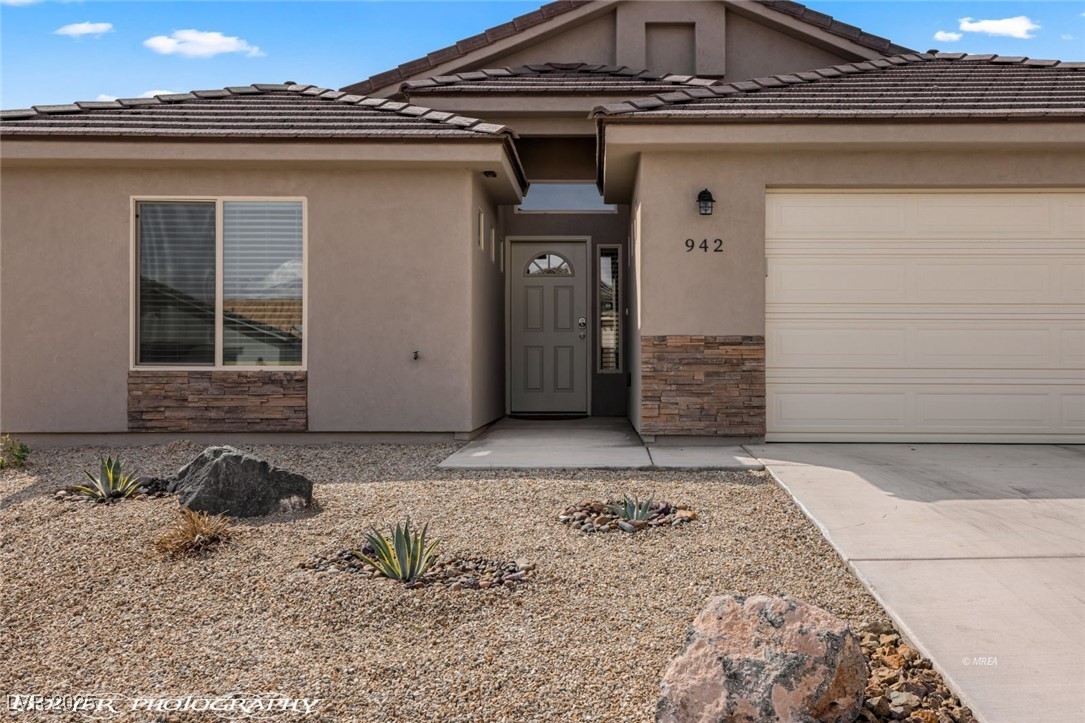 942 Shadow Hawk Ridge