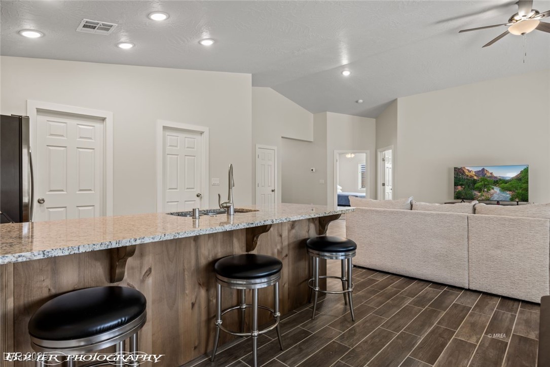 942 Shadow Hawk Ridge