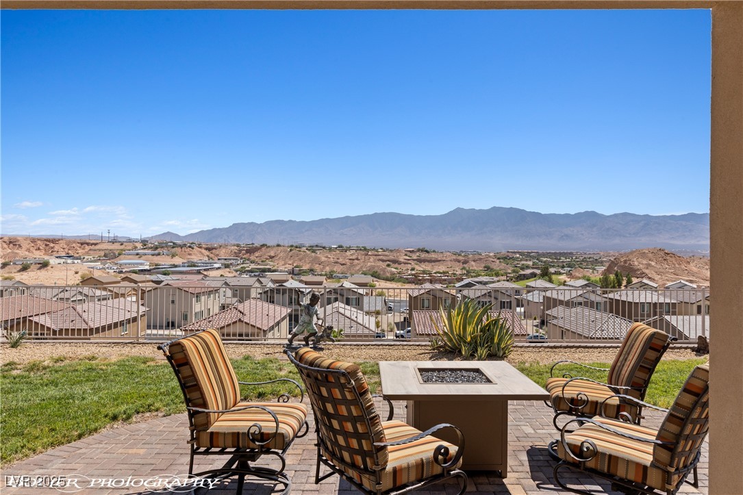 656 Shadow Ridge
