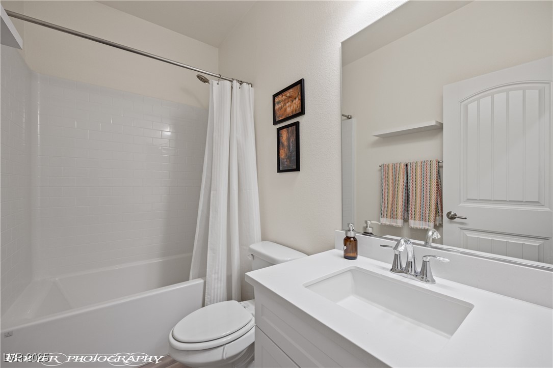 1213 Ivy Lee Crest