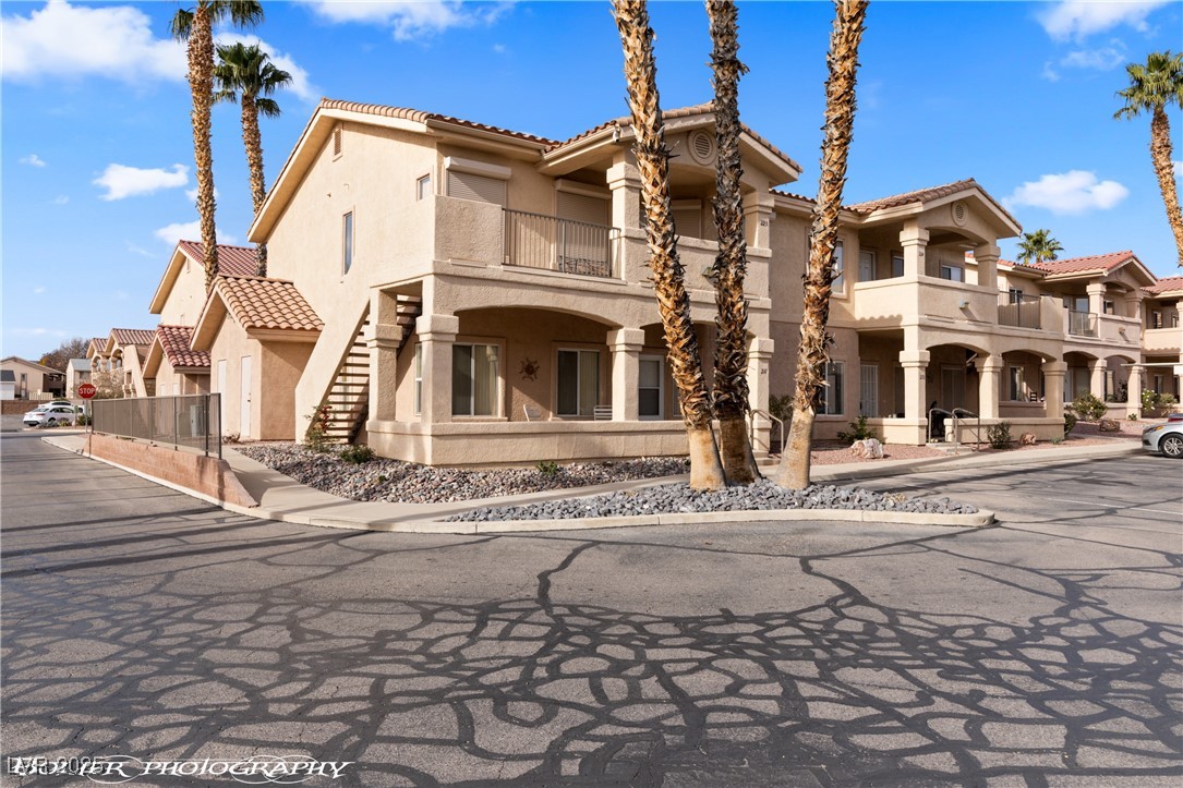 517 West Mesquite Boulevard 212